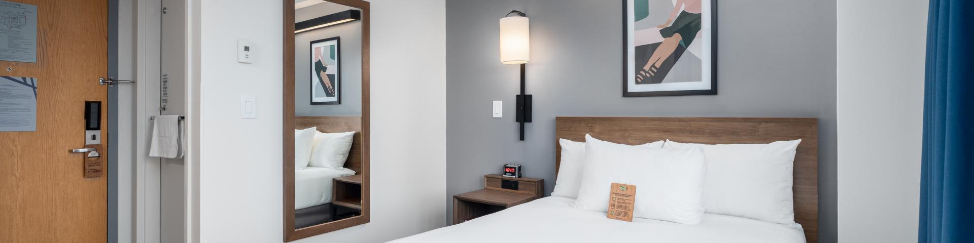 Standard Queen Room - Hotel Willo in Vancouver