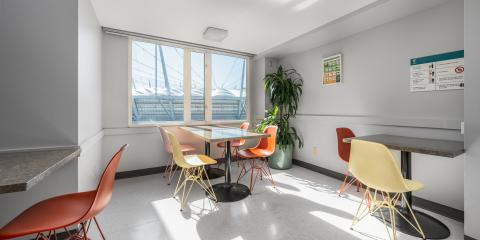 Hotel Willo (formerly YWCA Hotel Vancouver) - Guest Kitchen