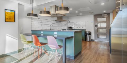 Hotel Willo (formerly YWCA Hotel Vancouver) - Guest Kitchen