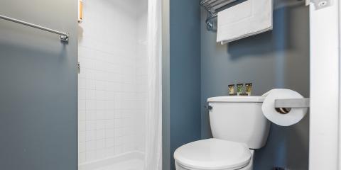 Hotel Willo (formerly YWCA Hotel Vancouver) - Shared Bathroom