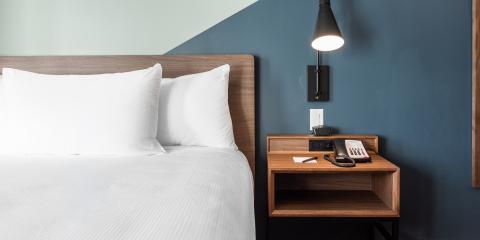 Hotel Willo (formerly YWCA Hotel Vancouver) - Queen Room