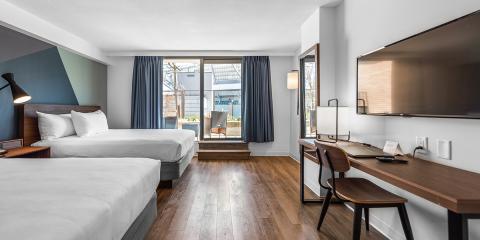 Queen - Queen Rooms - side view