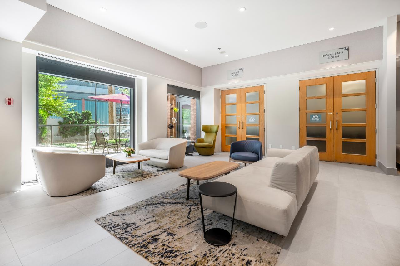 Lobby Area - Hotel Willo in Vancouver (formerly the YWCA Hotel Vancouver)