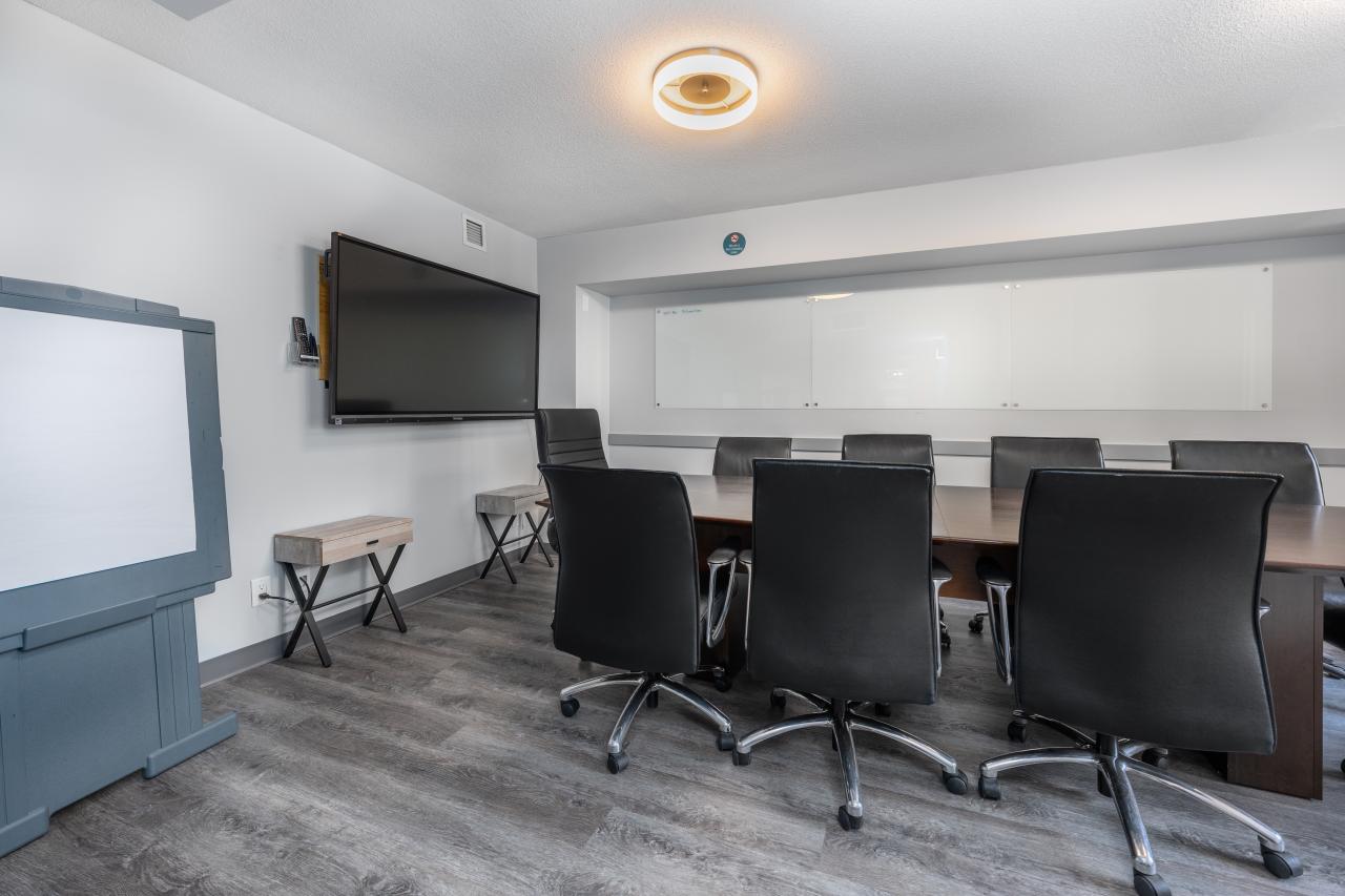 7th floor boardroom - Hotel Willo in Vancouver Meeting room rentals