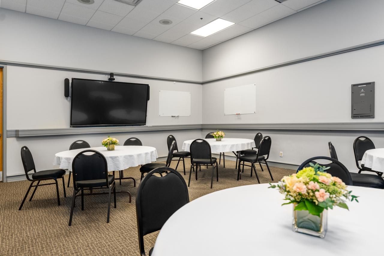 Canfor and Royal Combined room - banquet - Hotel Willo in Vancouver Meeting room rentals