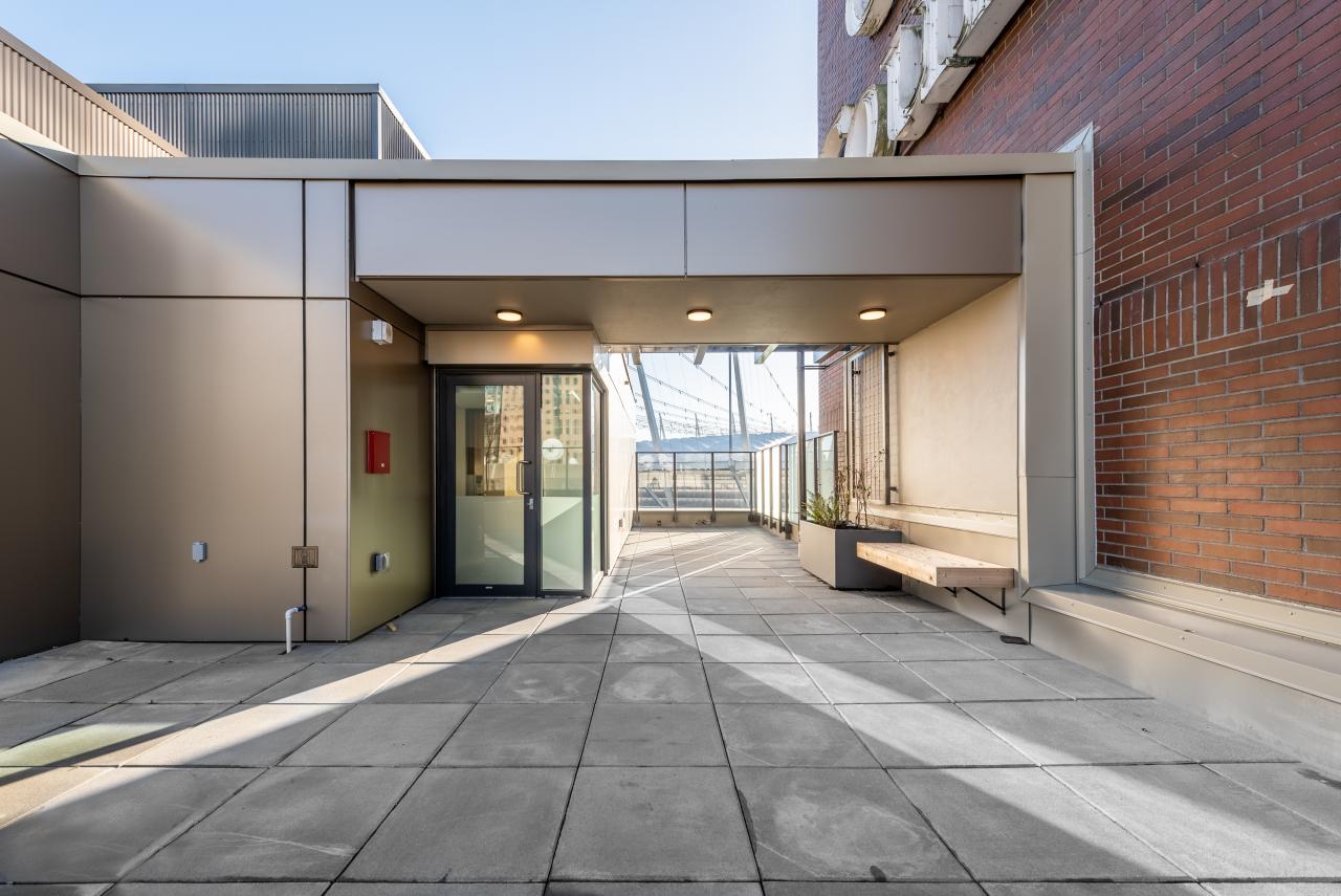 Rooftop Terrace - Hotel Willo in Vancouver (formerly the YWCA Hotel Vancouver)