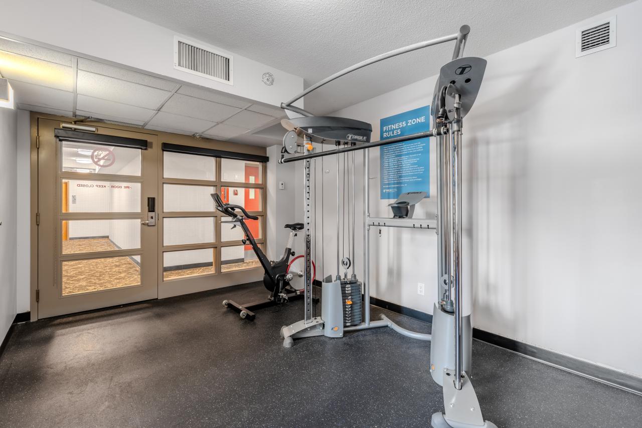 Hotel Willo (formerly YWCA Hotel Vancouver) - Fitness Room