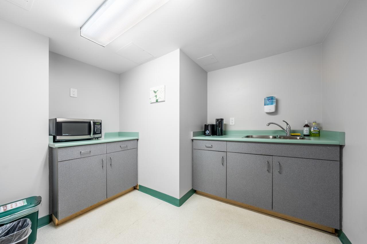 Hotel Willo (formerly YWCA Hotel Vancouver) - Kitchenette