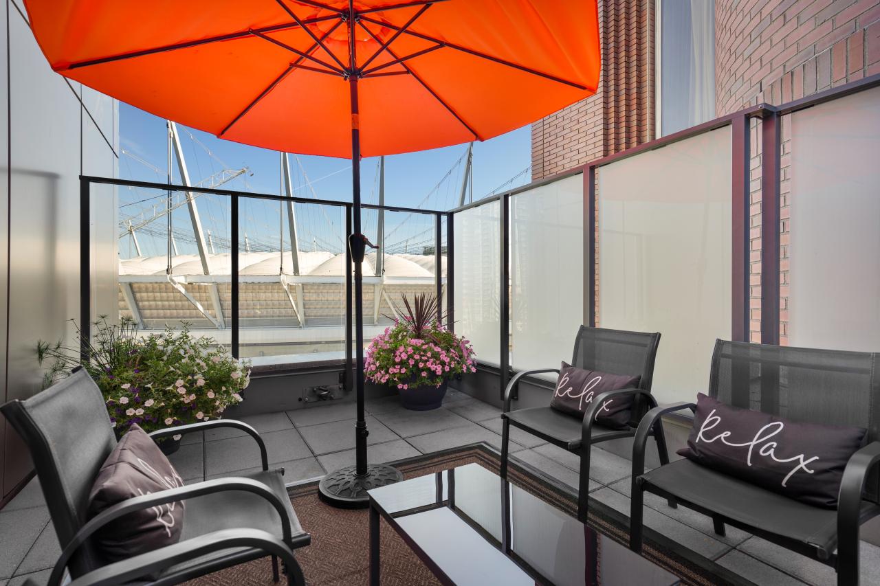 Hotel Willo (formerly YWCA Hotel Vancouver) - Rooftop Patio