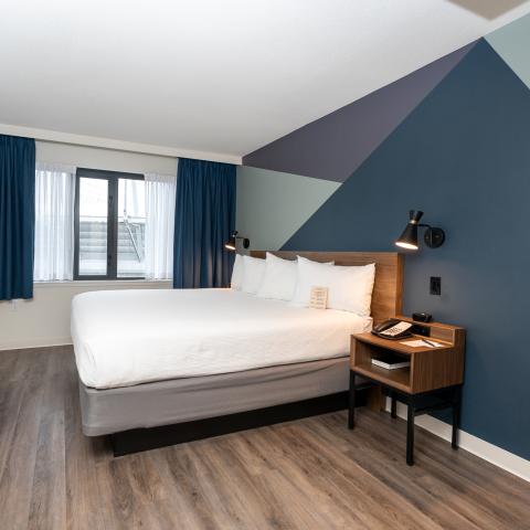 King Rooms - Hotel Willo in Vancouver (formerly YWCA Hotel Vancouver)