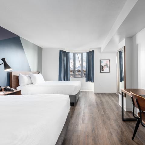 Queen-Queen Room - Hotel Willo in Vancouver