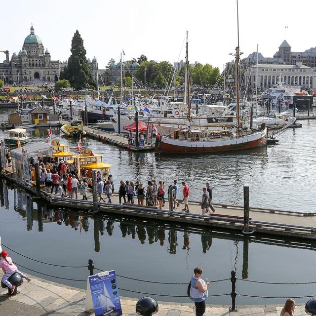 How to get to Victoria or Nanaimo from Downtown Vancouver and back