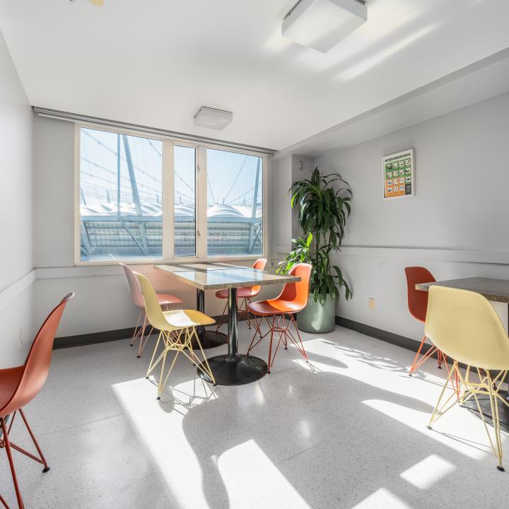 Shared kitchens - Hotel Willo in Vancouver (formerly the YWCA Hotel Vancouver)