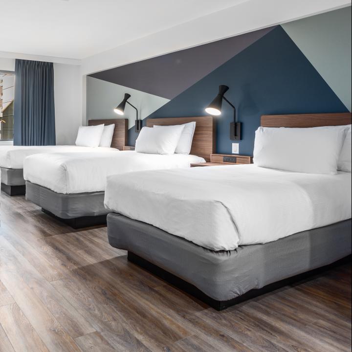 Group room for 5 people - Hotel Willo in Vancouver (formerly the YWCA Hotel)