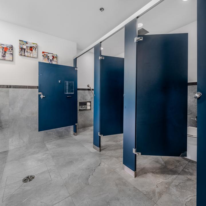 YWCA Hotel Vancouver Downtown - Lobby Washrooms