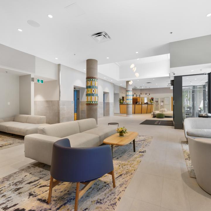YWCA Hotel Vancouver Downtown - Lobby