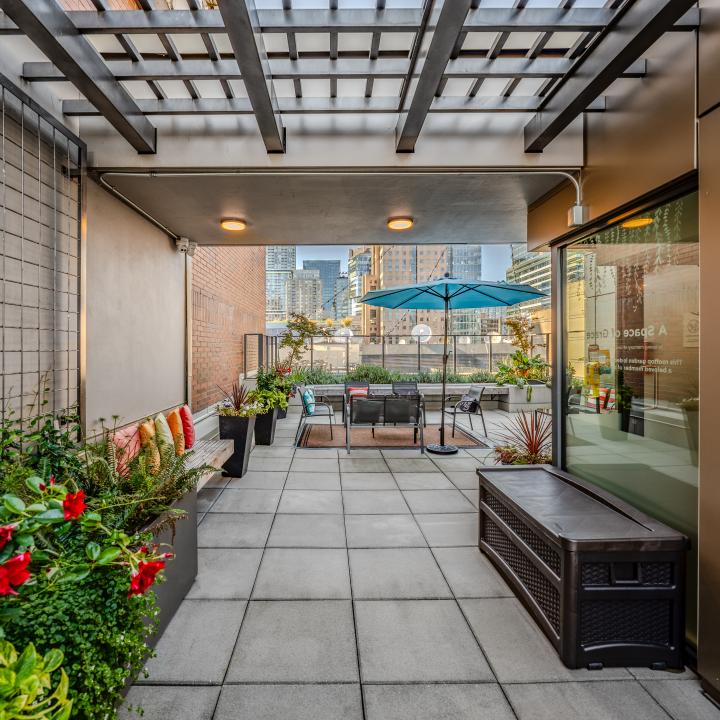 Rooftop Terrace - Hotel Willo in Vancouver (formerly the YWCA Hotel Vancouver)